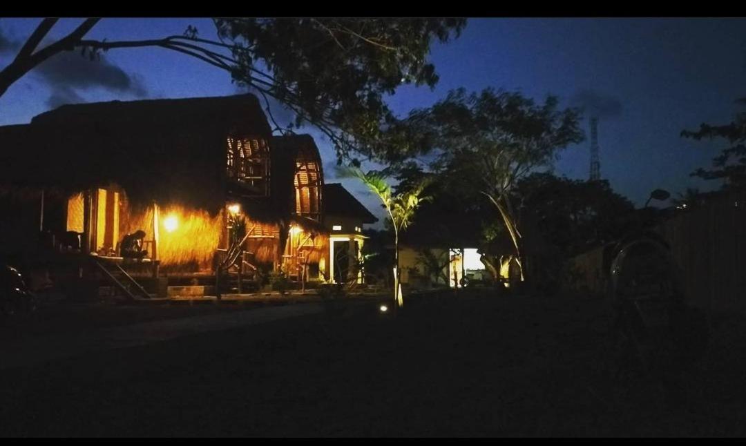 Mahkota Atia Bungallow Praya Ngoại thất bức ảnh